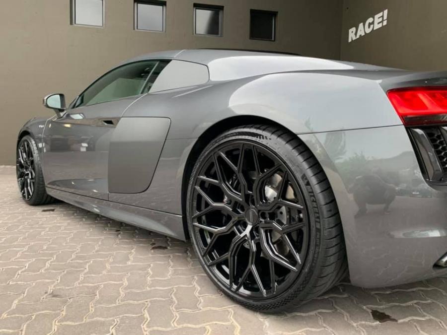 Детали экстерьера Audi R8 V10 by RACE! 2019 года  (фото 12 из 13)